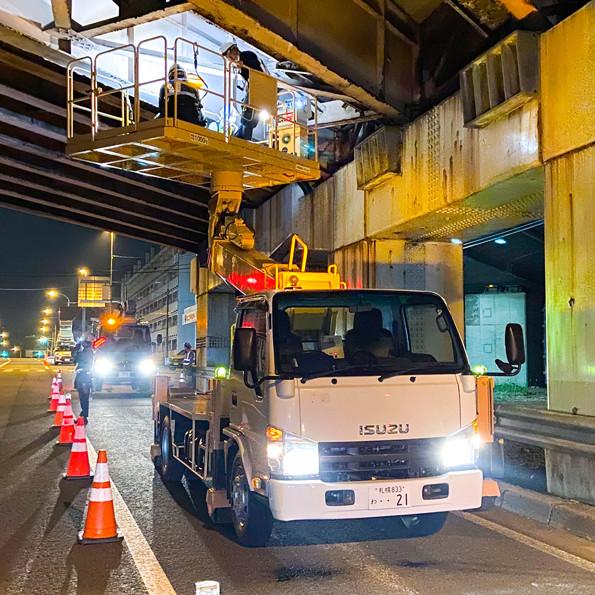 トンネル点検車 AT120SRM